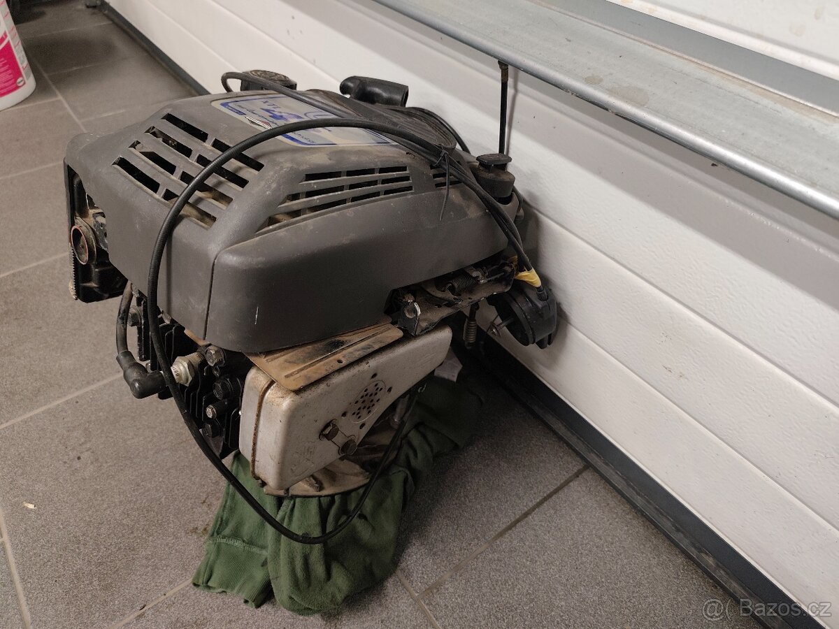 Motor ze sekačky - 2