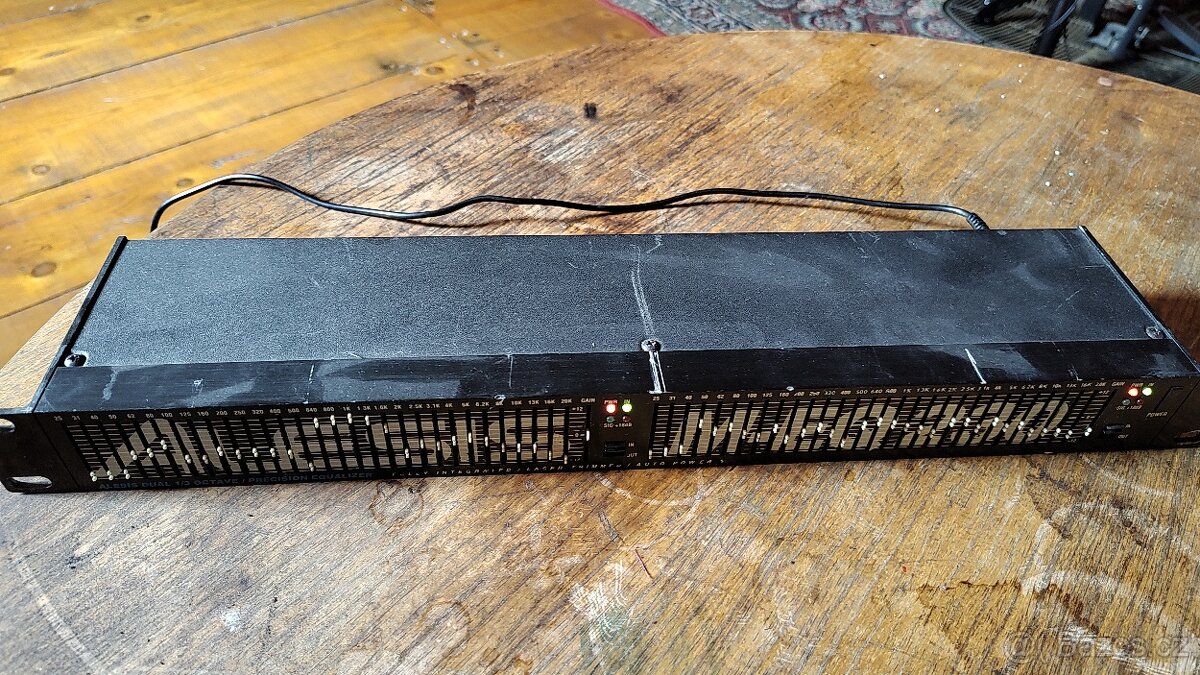 Alesis stereofonní grafický ekvalizér - 2