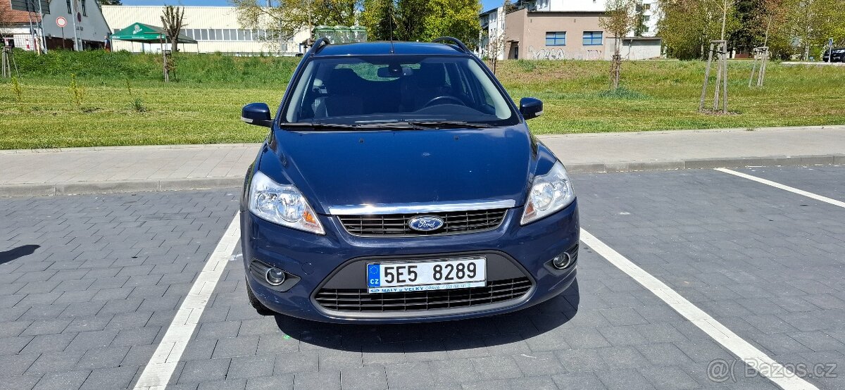 Ford Focus MK2 kombi 1.6 bemzín - 2