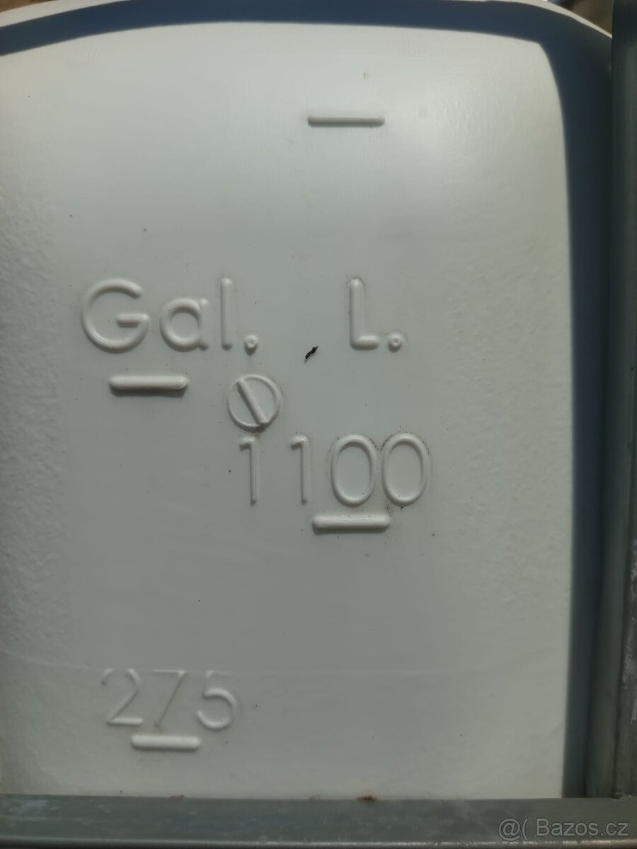 NÁDRŽ NA VODU 1100 LITRŮ - 2