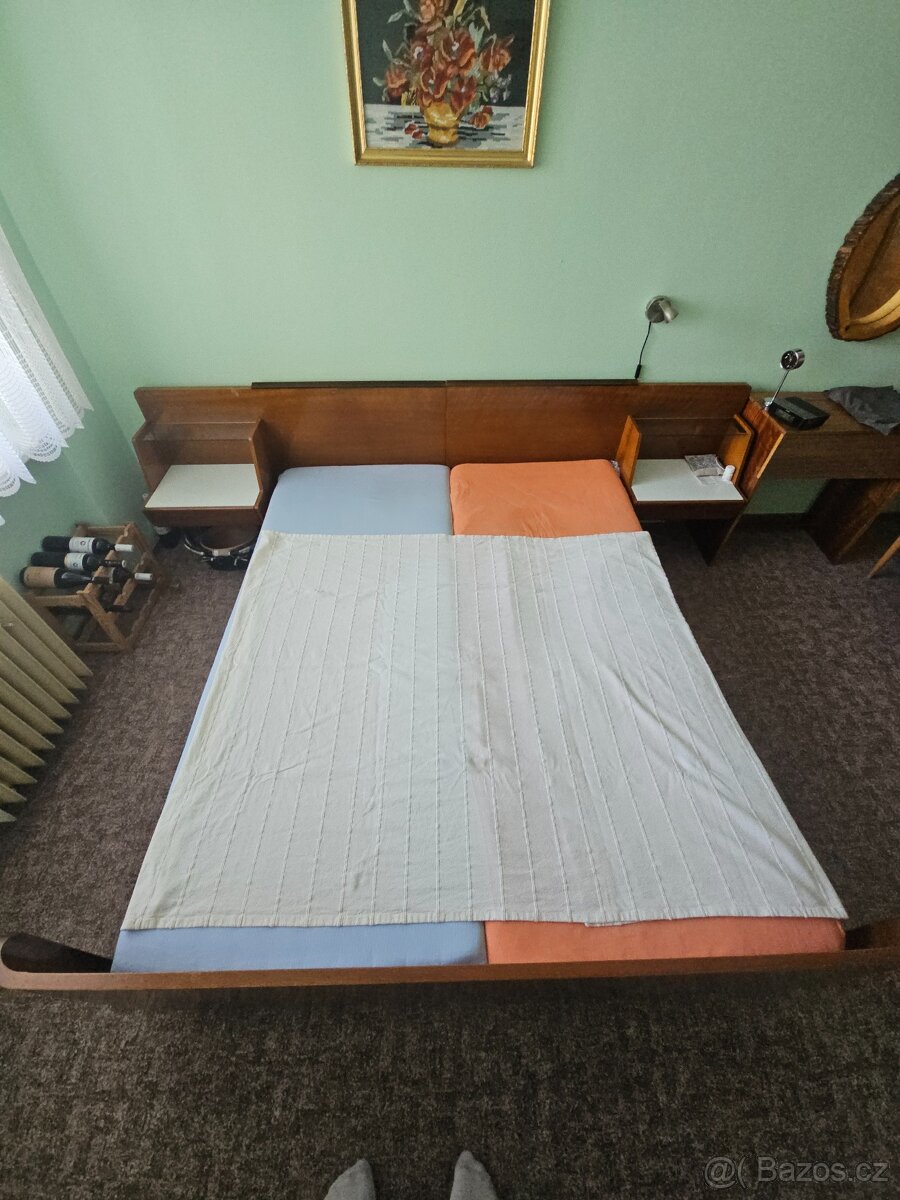Stará postel ZA ODVOZ - 2
