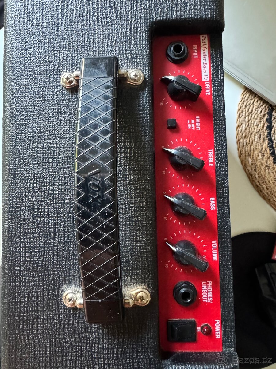 Baskytarového kombo VOX - 2
