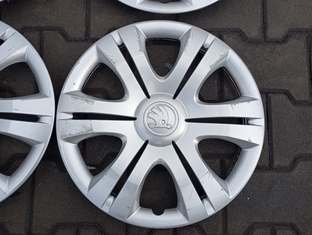 Originální poklice Škoda R15 - 2