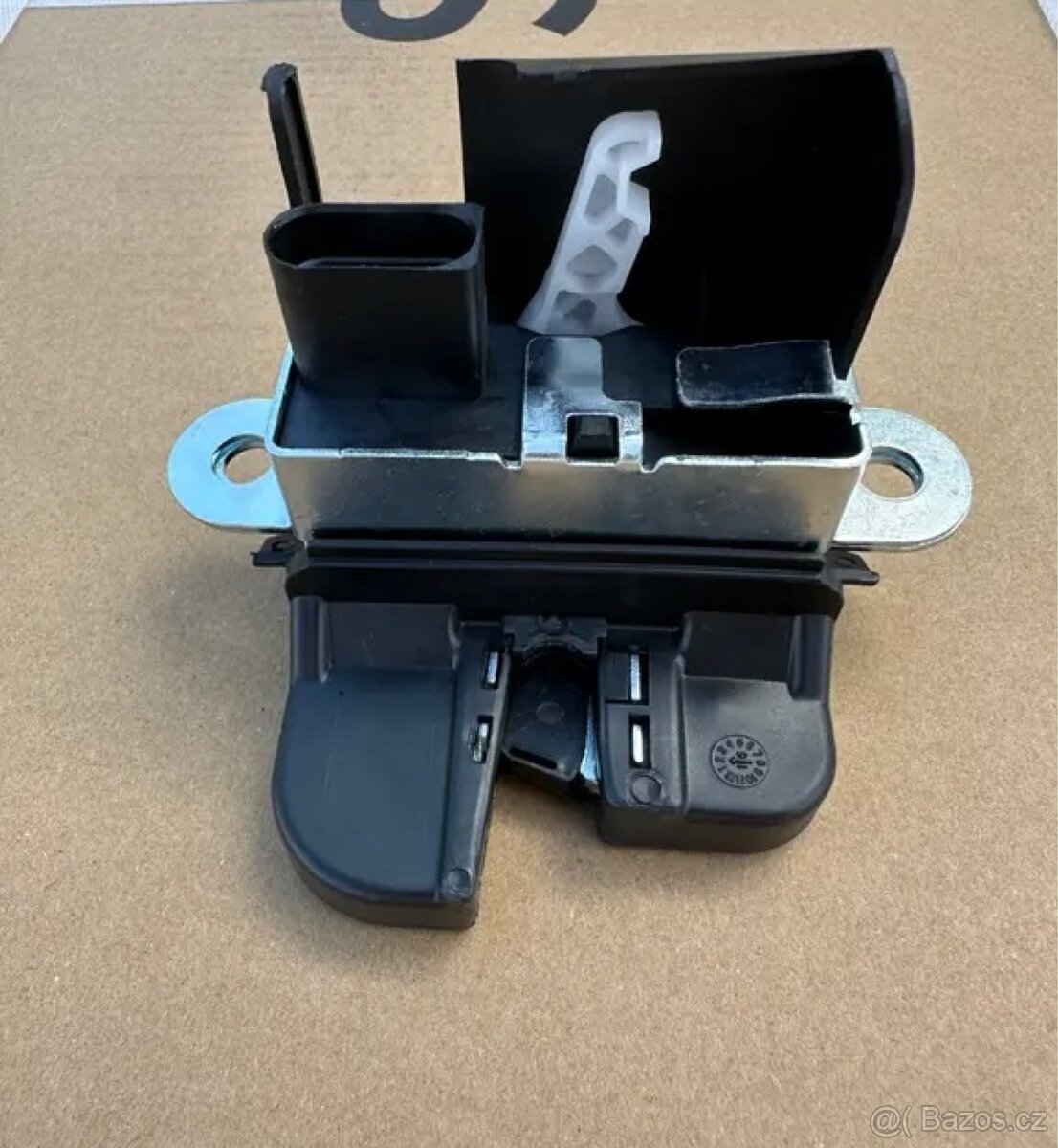 VW / Škoda - zámek víka - 2