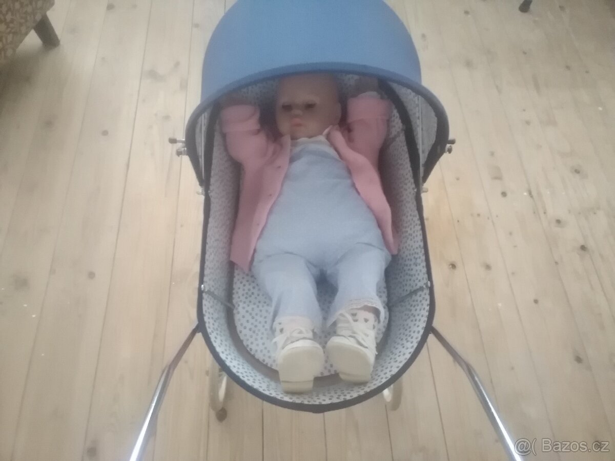 Retro kočárek s panenkou - 2