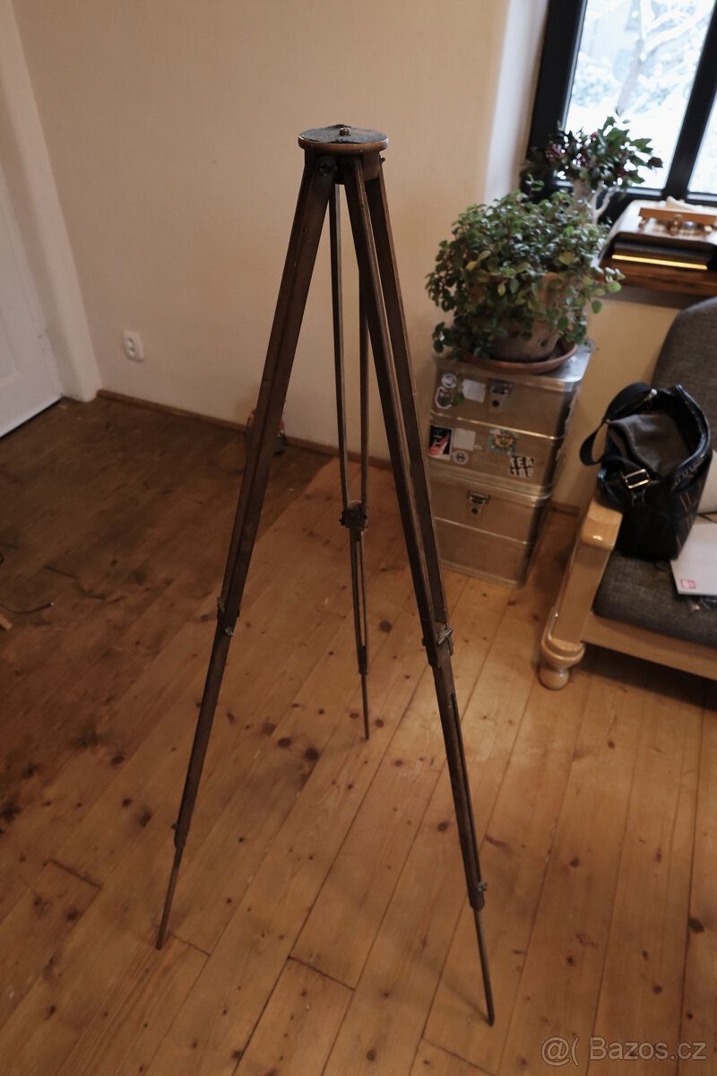 Dřevěný stativ - 2