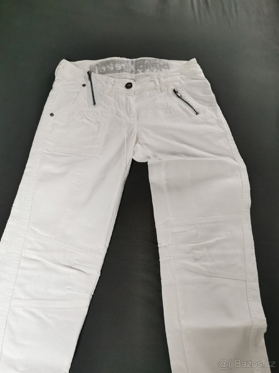 Prodám nové dámské bílé rifle. - 2