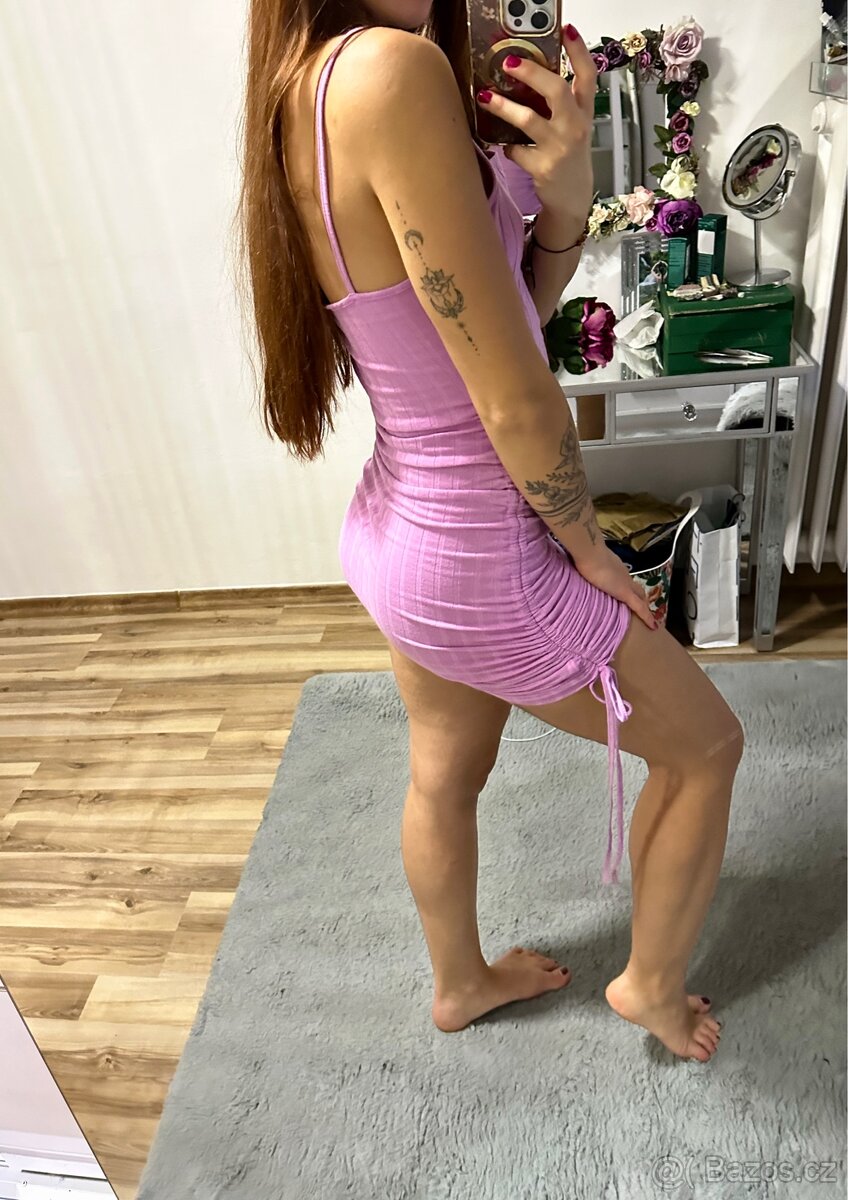 Růžové šaty - 2