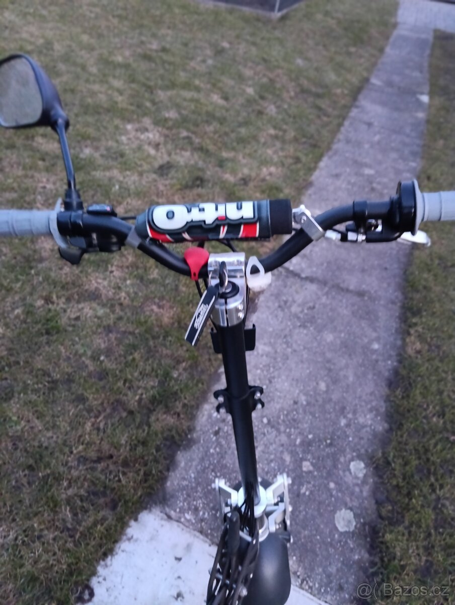 Benzínová koloběžka - 2