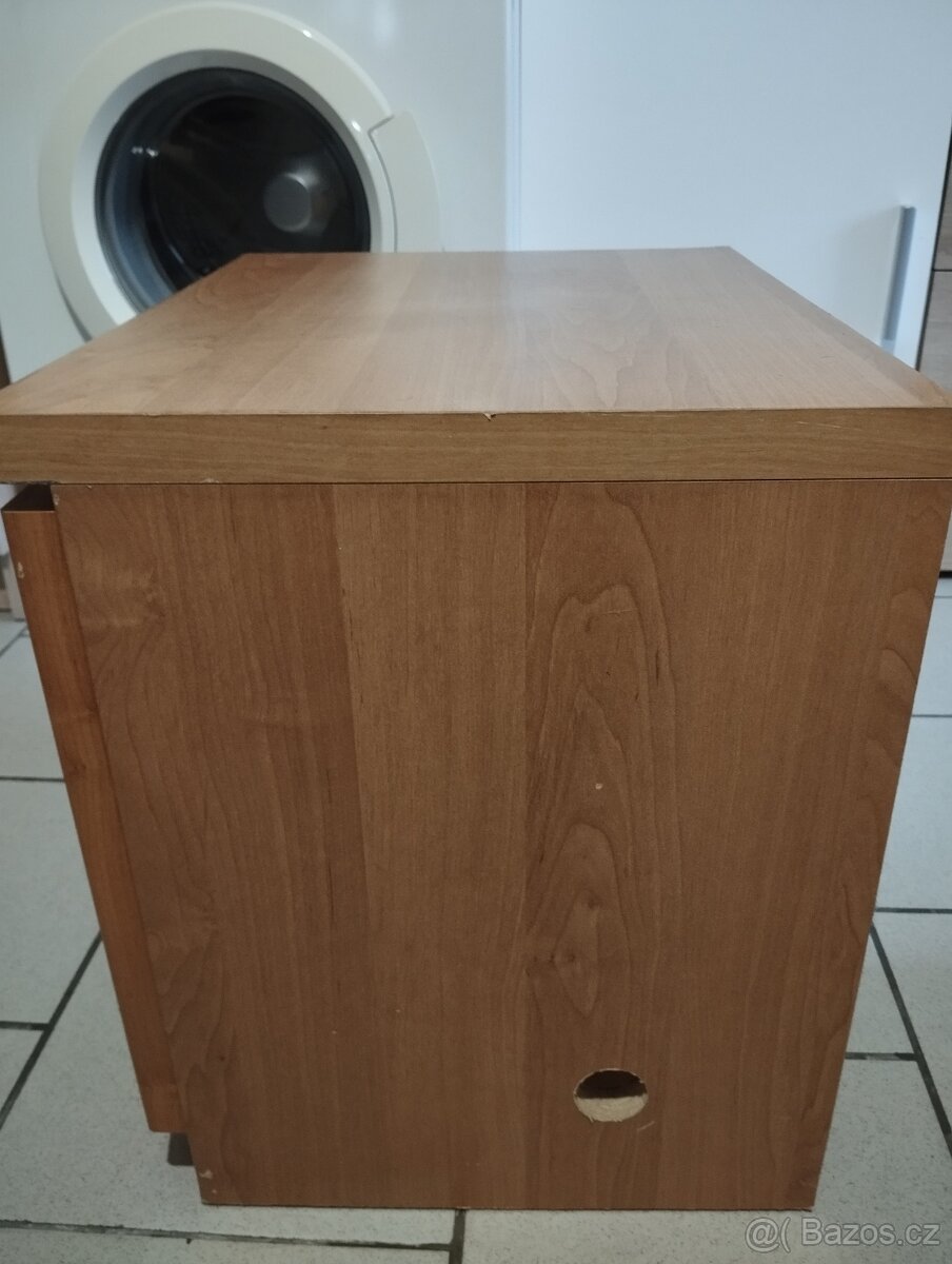Noční stolek - 2