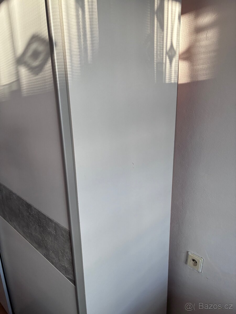 Šatní skříň - 2