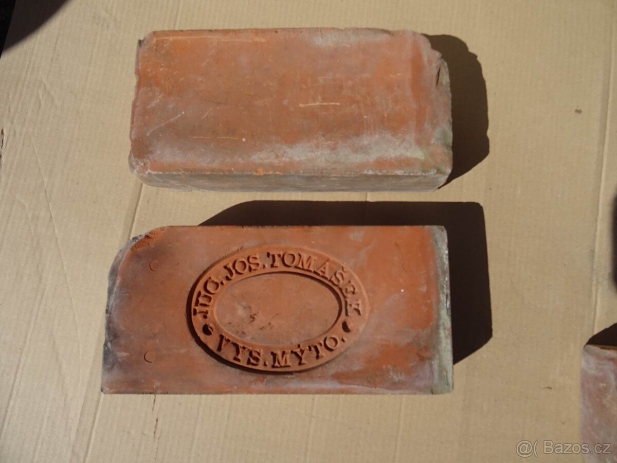 Cihly značky JUC.TOMÁŠEK , VYSOKÉ MÝTO atd . - 2