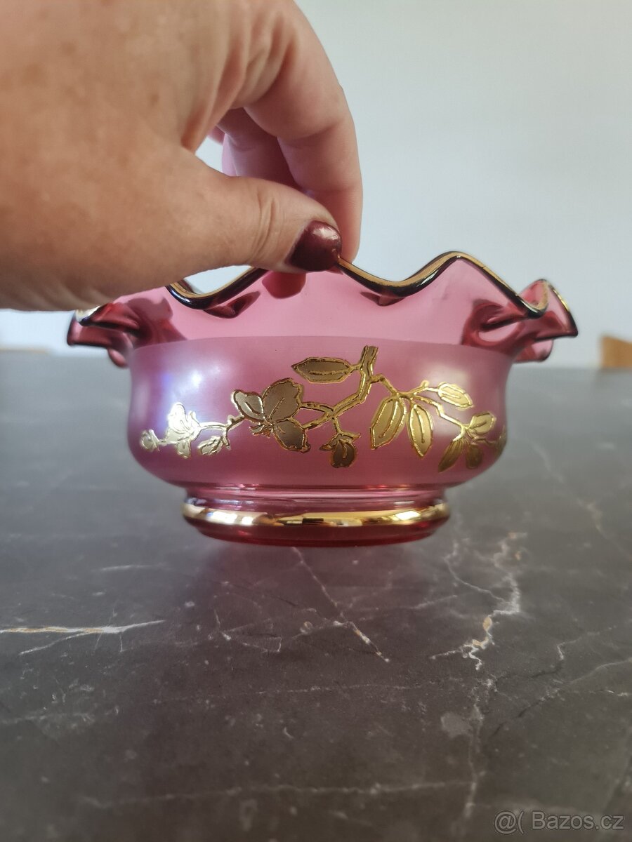 Krásná mísa z růžového skla - 2