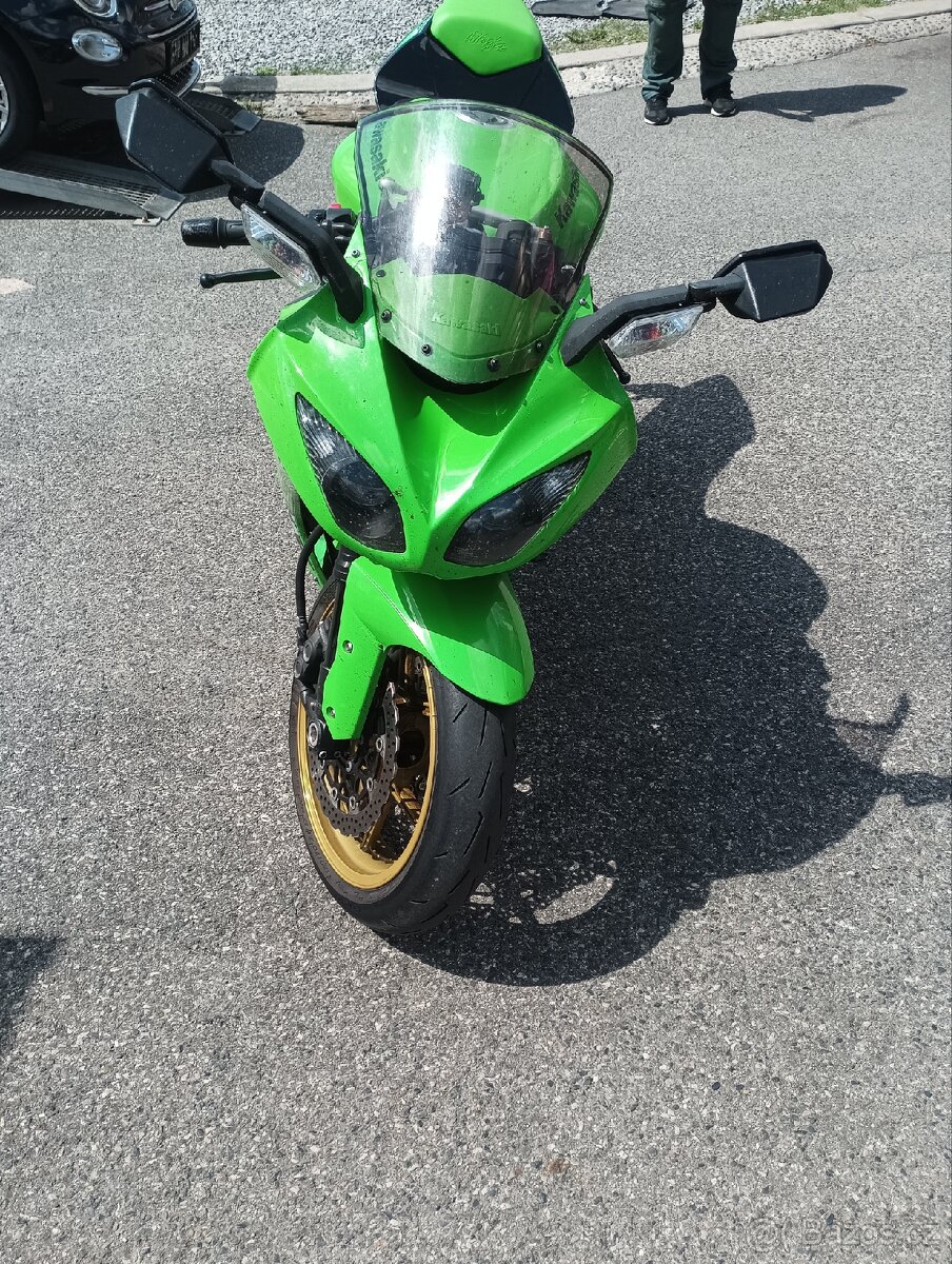 Kawasaki Ninja zx 10 r - 2