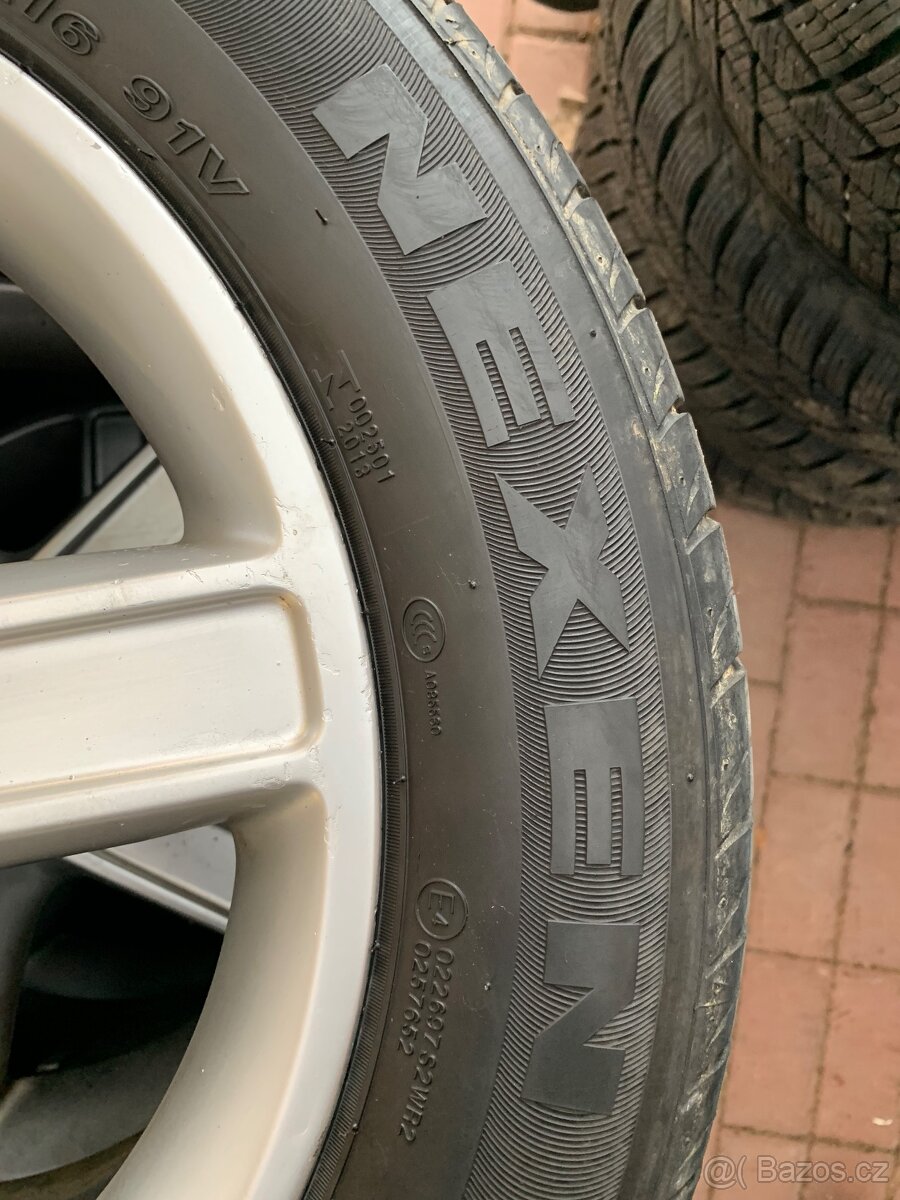 Kola Ford R16 pneu Nexen 205/55/16 - 2