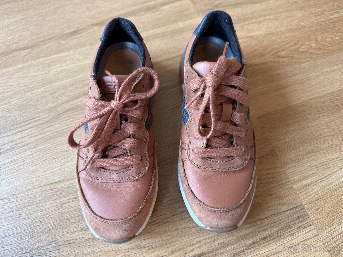 Kožené tenisky / polobotky Geox, vel. 34, stélka 22,5 cm. - 2