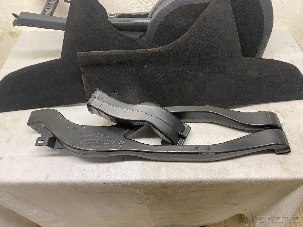 ŠKODA OCTAVIA 2 2004-2013 - LOKETNÍ OPĚRKA KOMPLETNÍ SADA - 2