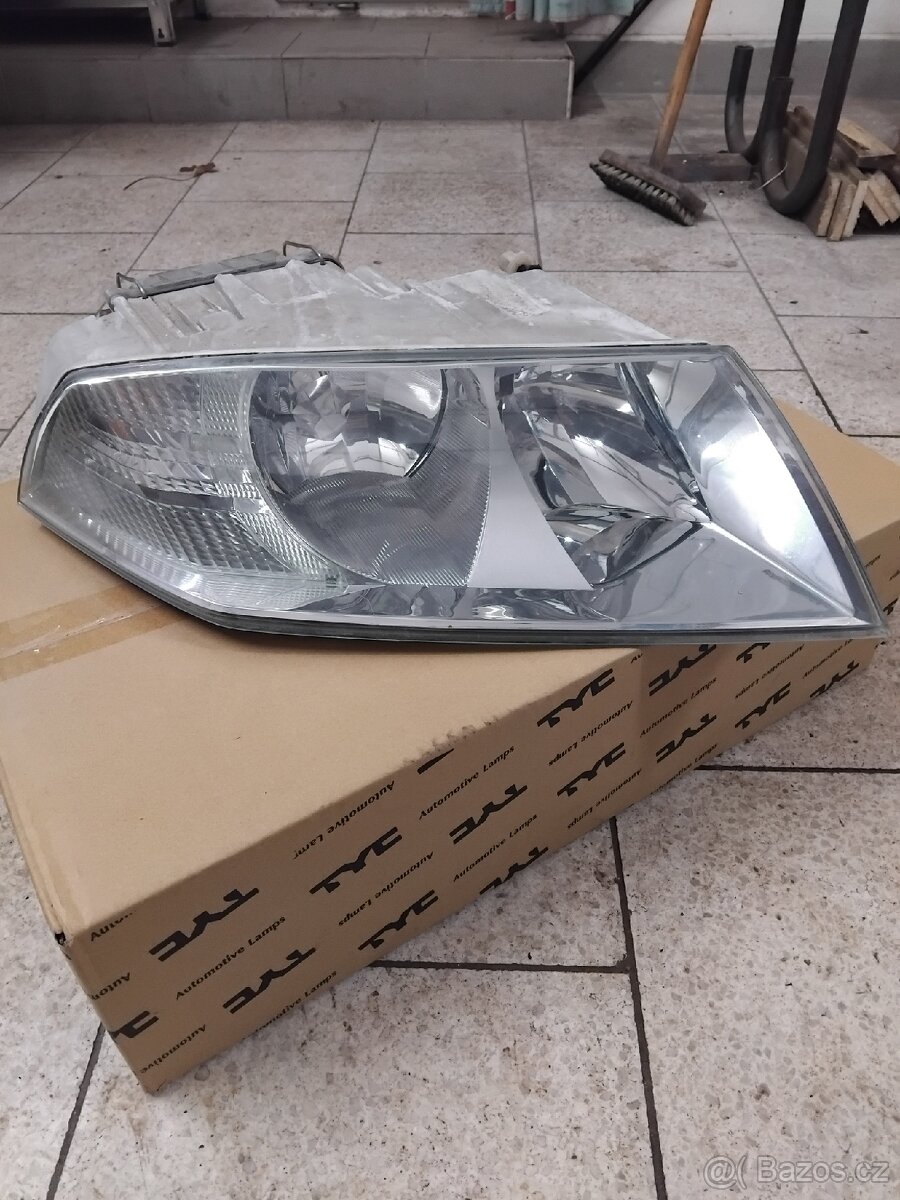 Octavia 2 pravé přední světlo H7 - 2