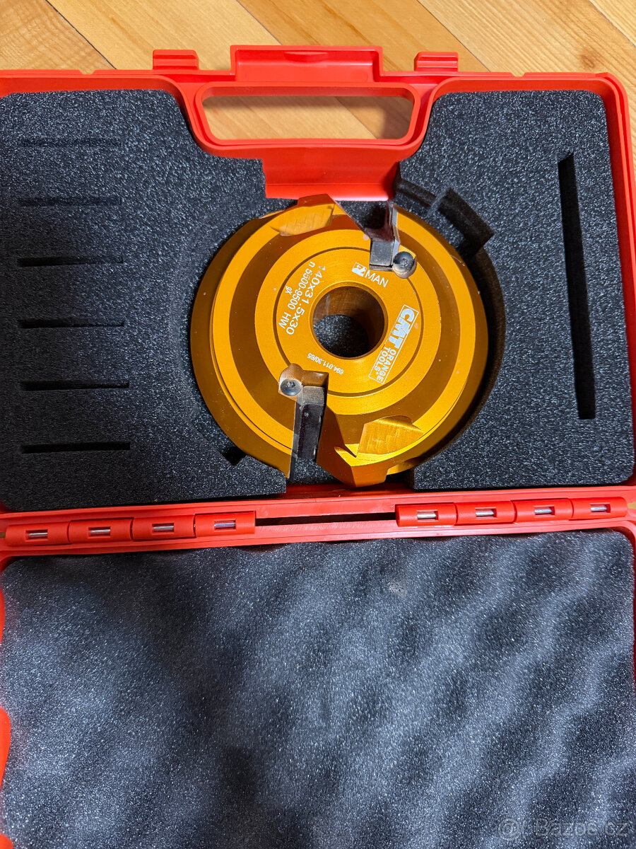 fréza na úhlové spoje - 2