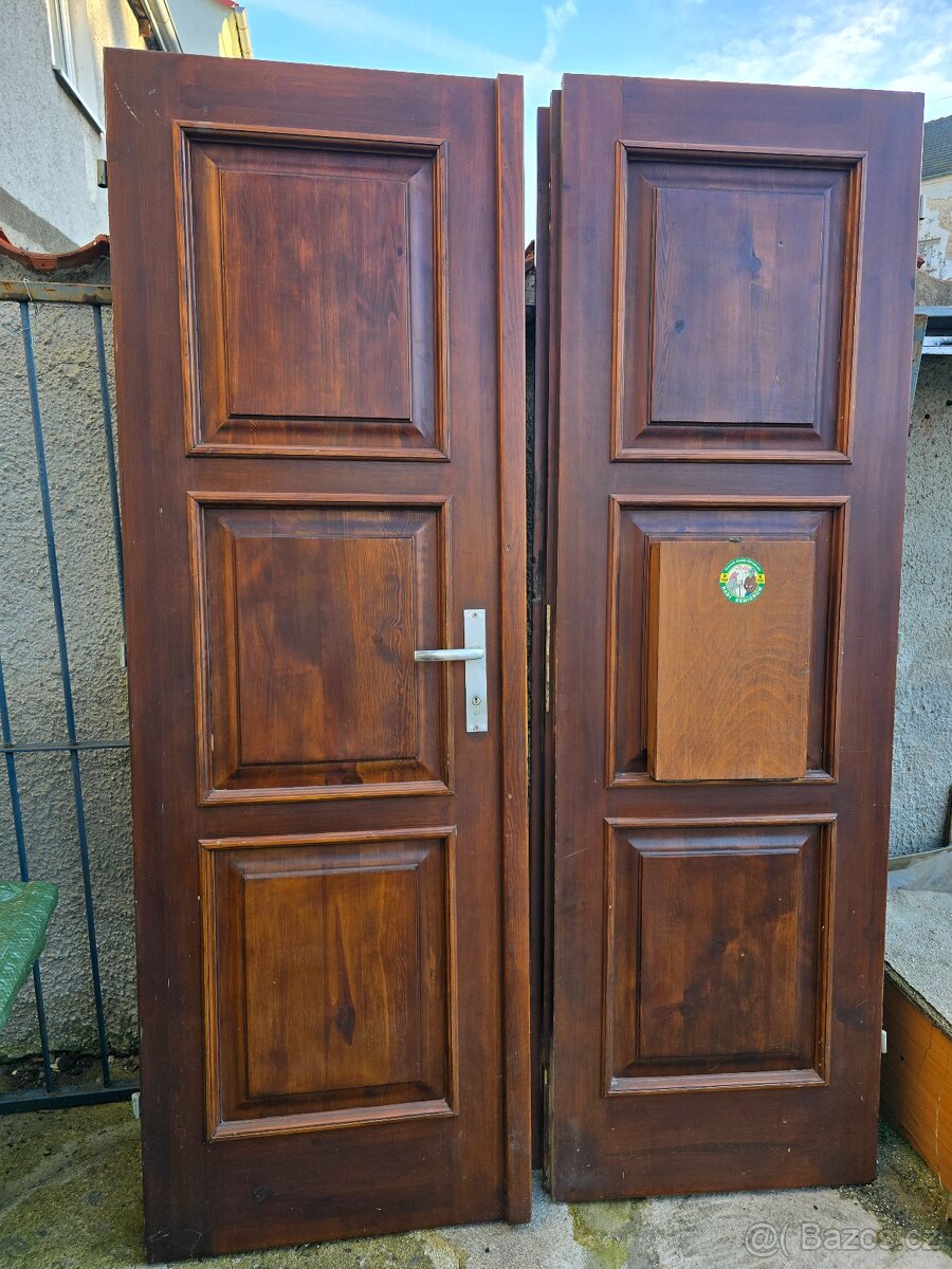 Vchodové dveře dřevěné - dvoukřídlé - 2