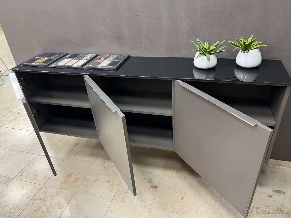 Skříňka do jídelny / obývacího pokoje - 2