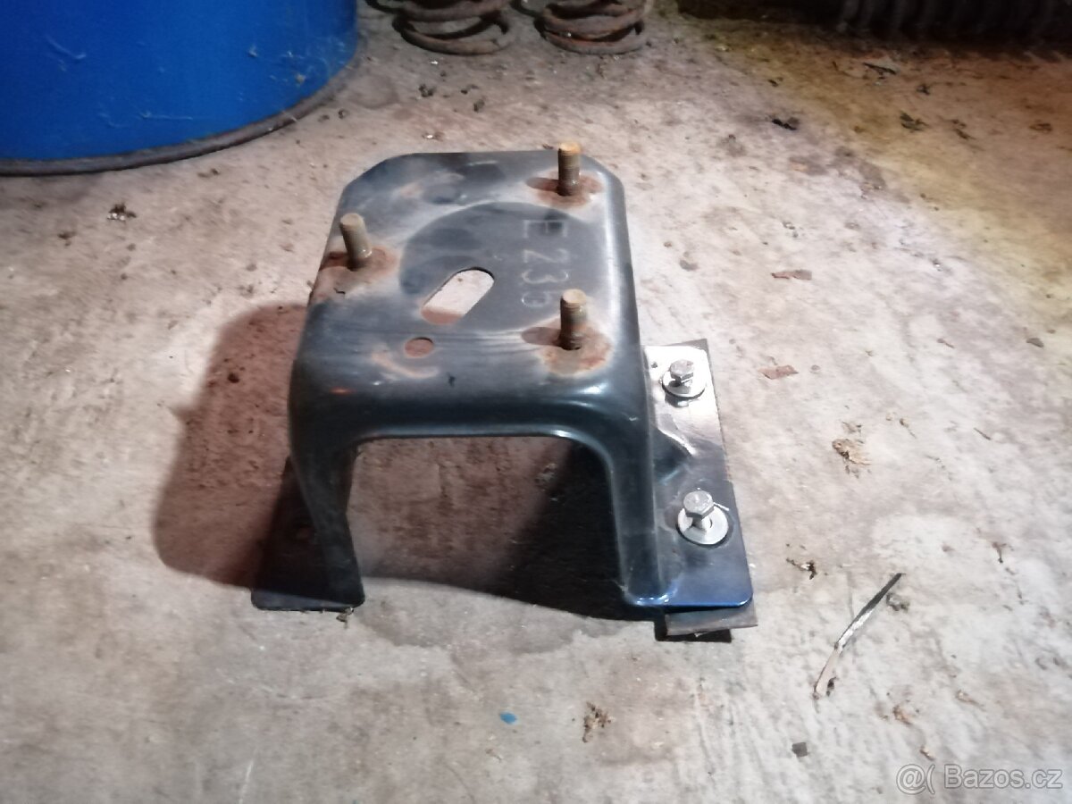 Držák rezervního kola 4x4 6x139,7 - 2