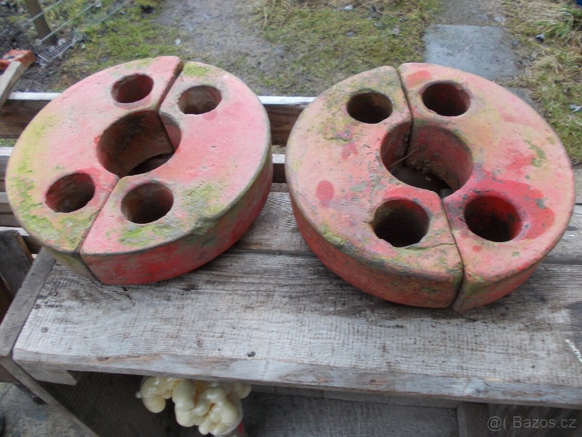 Závaží do předních kol na RS09. - 2