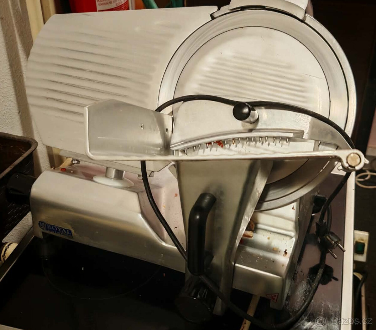 Nářezový stroj (KRÁJEČ) - 300 mm - 2