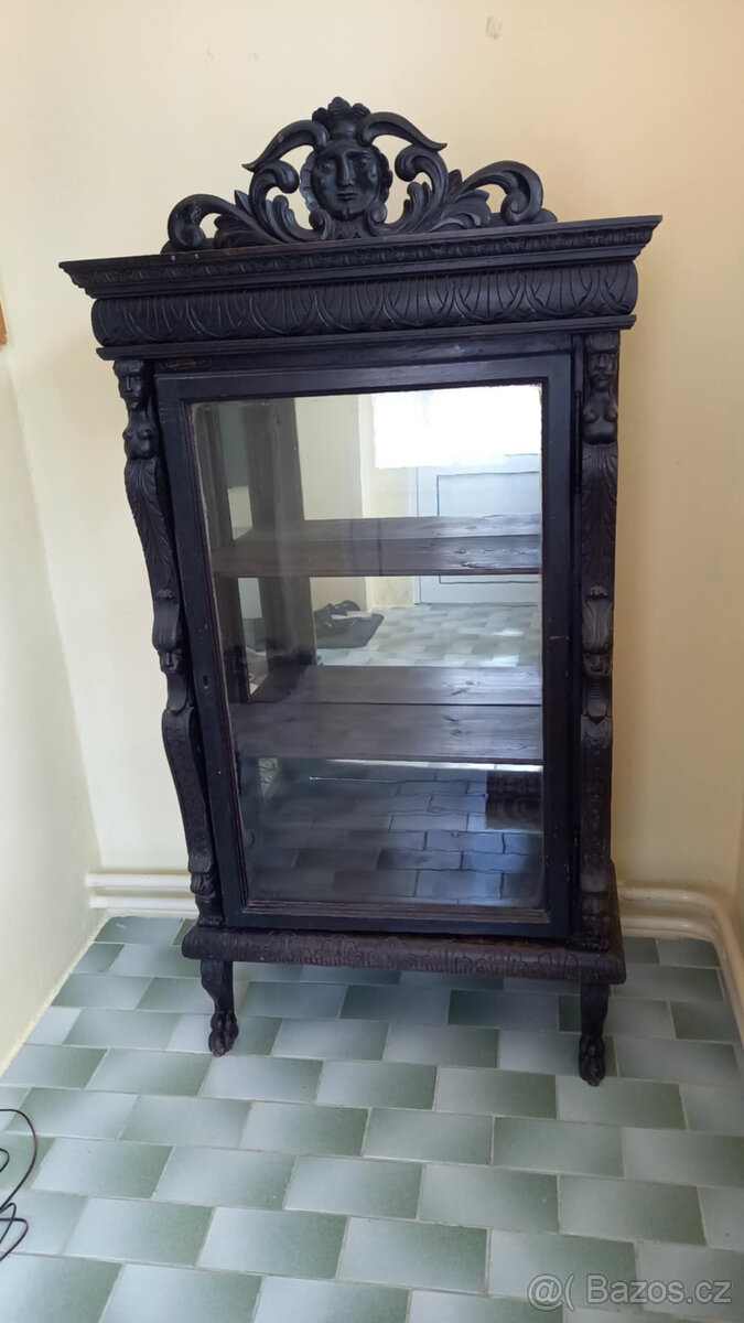 Prosklená komoda - 2