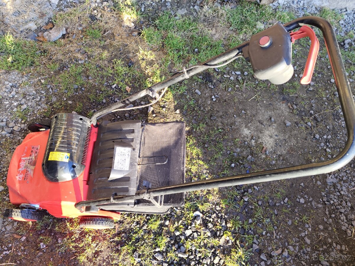Vertikutátor a provzdušňovač. - 2