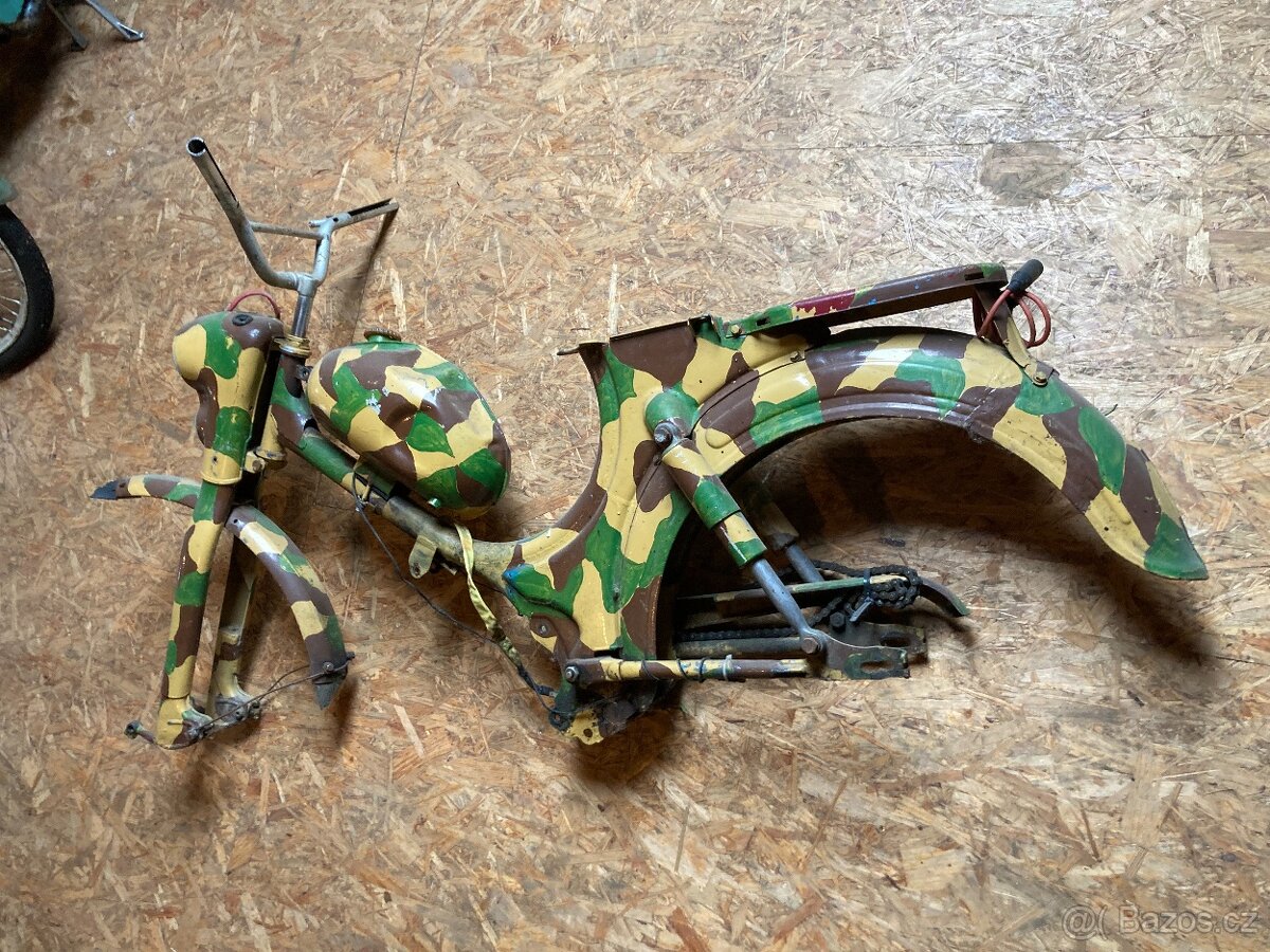 Stadion S22 rám s díly - 2