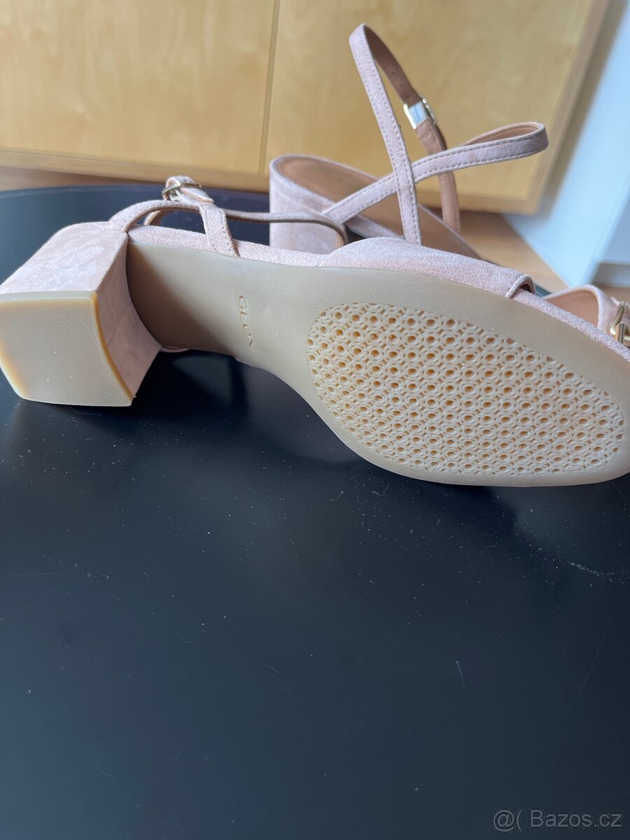Sandále Geox nové vel. 39 - 2