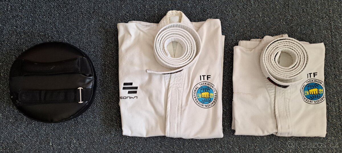 2x Taekwon-Do dobok a lapa - 2