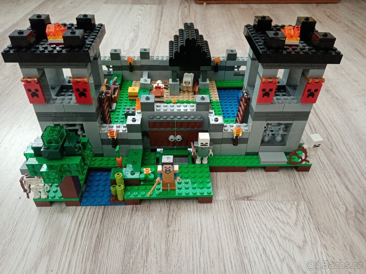 LEGO Minecraft 21127 Pevnost - 2