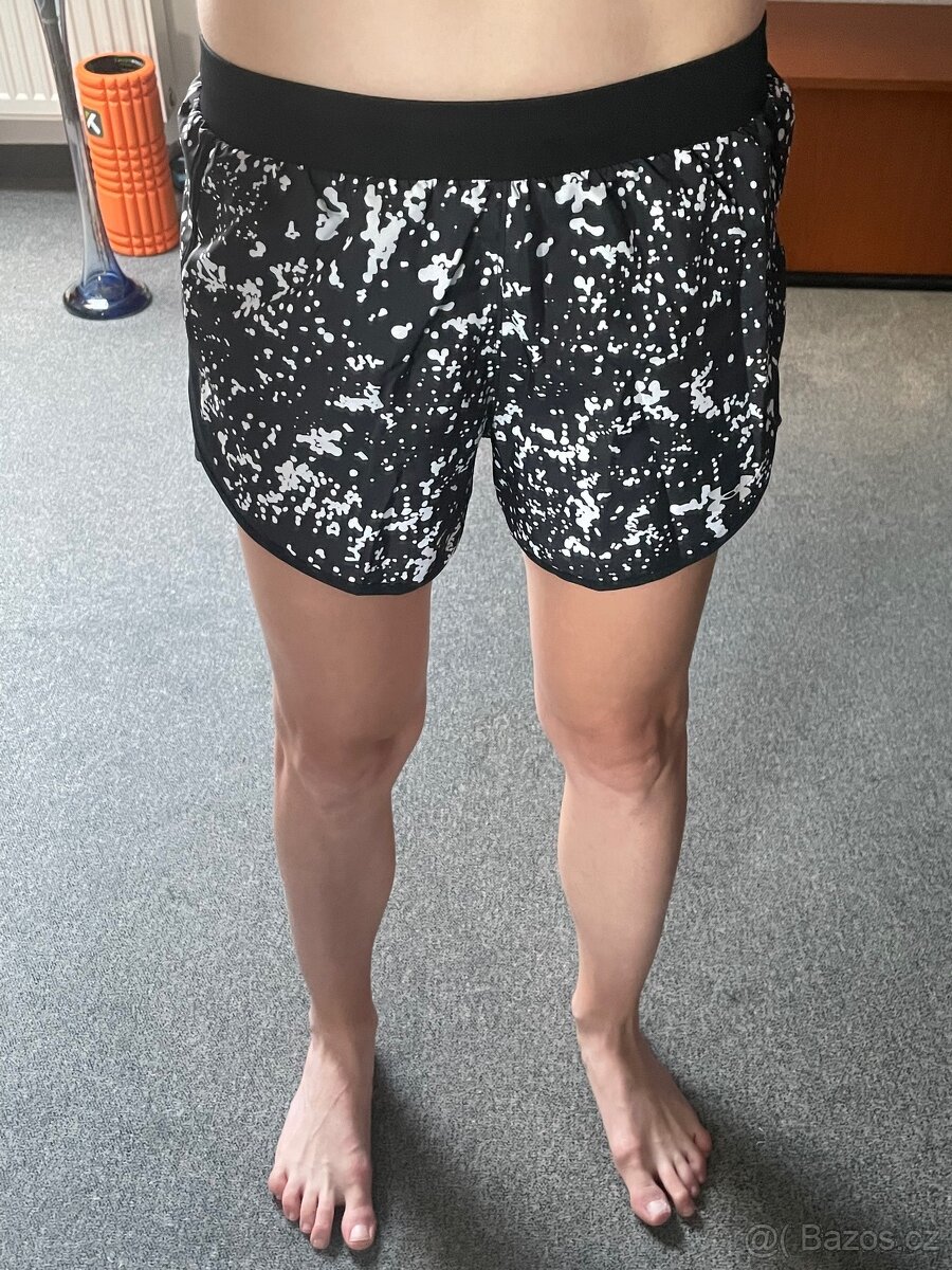 Nové sportovní kraťasy Under Armour XS - 2