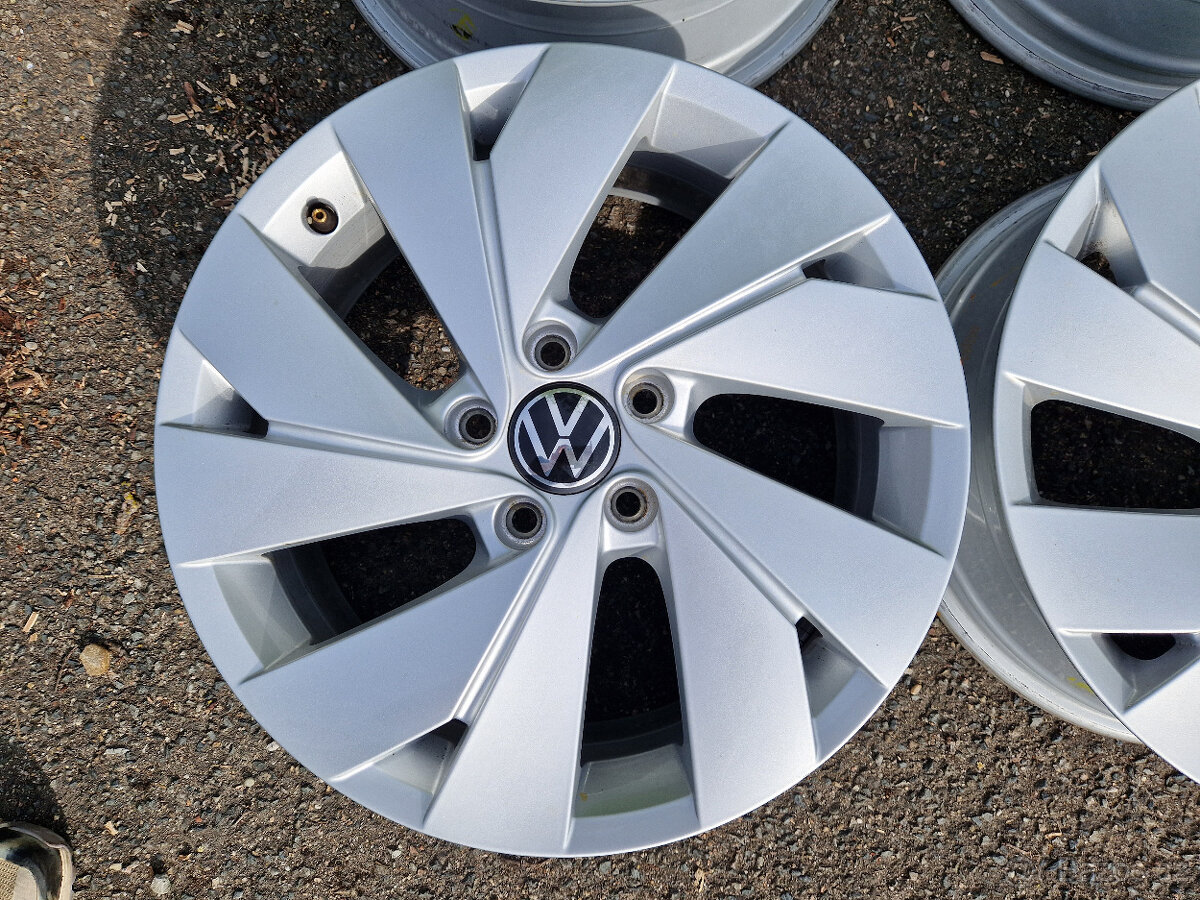 5x112 r17 et46 alu disky kola volkswagen golf 8 škoda 17 vw - 2