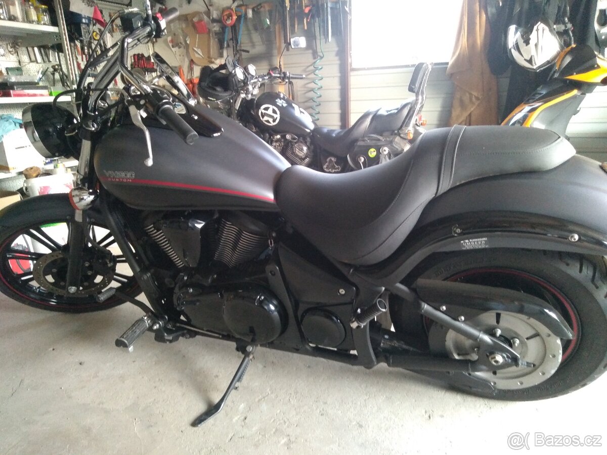 Kawasaki vn 900 custom - 2