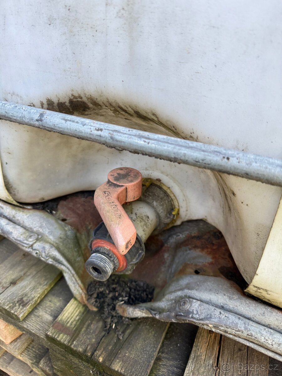 Nádrž na vodu 500 l - 2