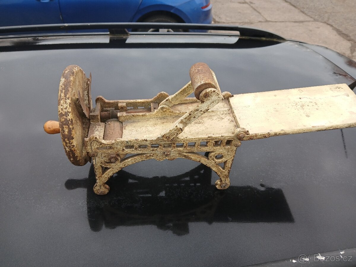 Kráječ na nudle - 2