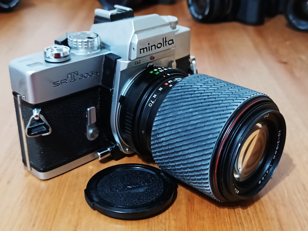 MINOLTA srT 303b (Tokina SD 70-210mm) - 1975 - 2