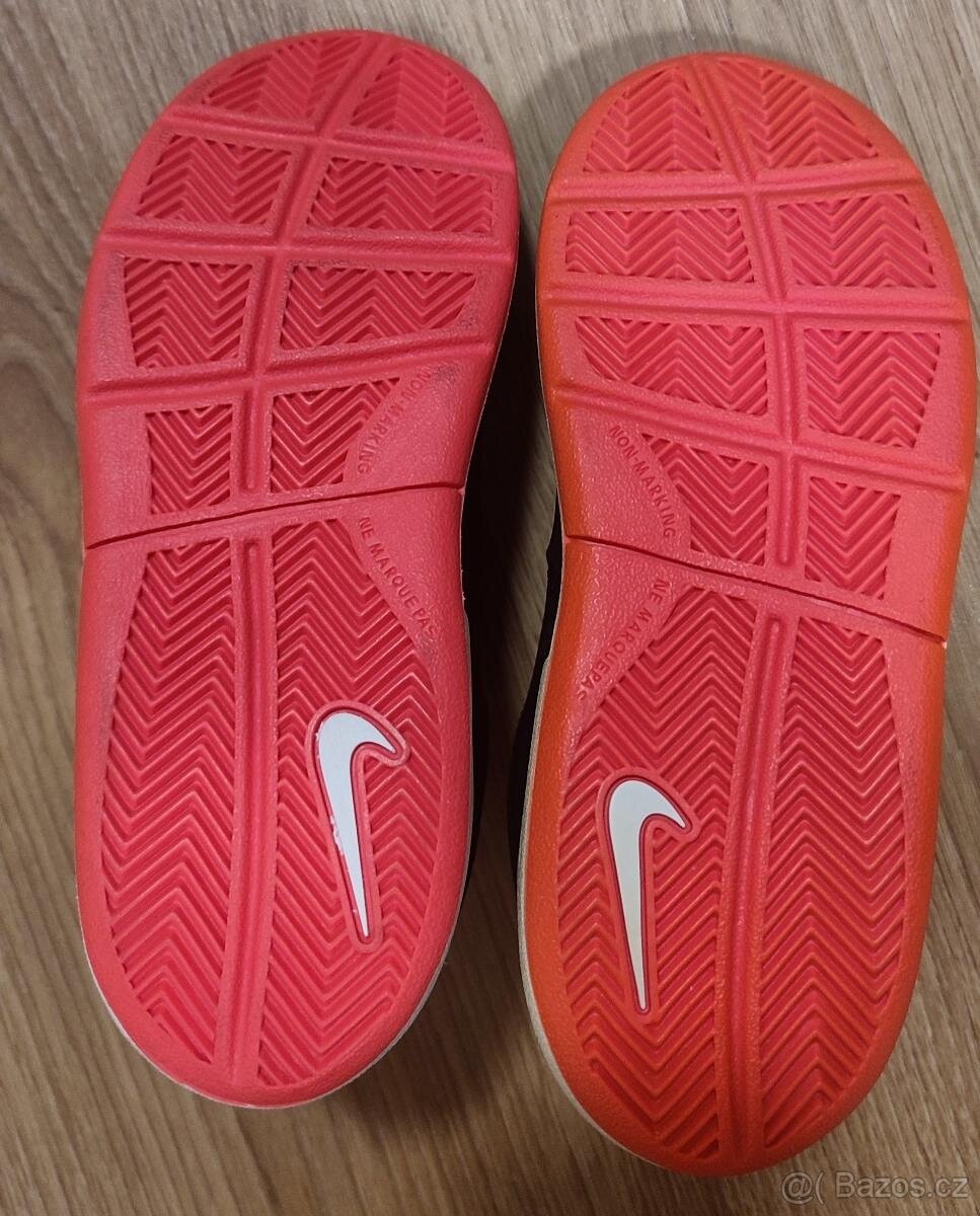 Nové dívčí tenisky Nike vel. 31 - 2. jakost - levně - 2