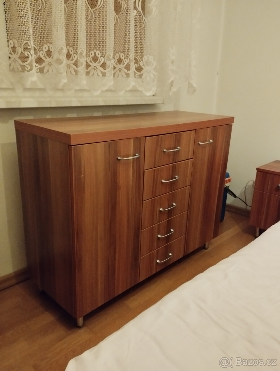 Komoda,noční stolky,čelo. - 2