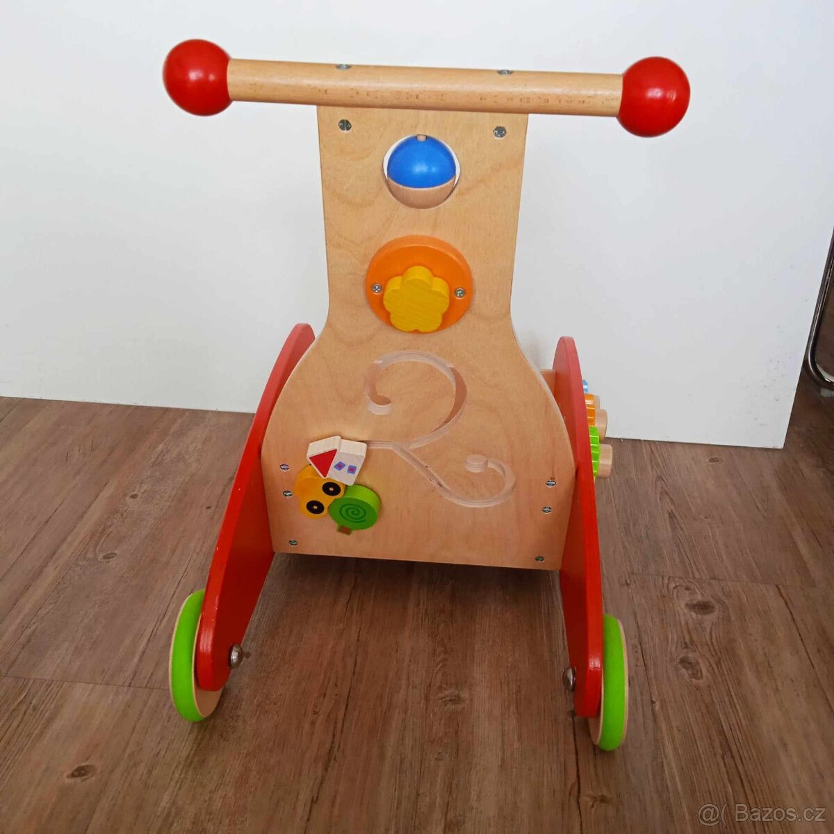 Dětské dřevěné chodítko - 2