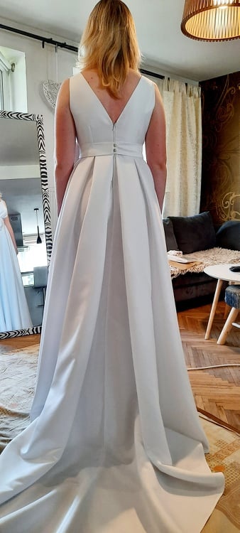 Saténové svatební šaty - 2