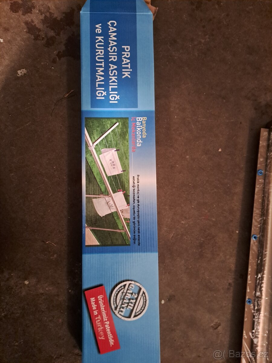 Susak na pradlo na zábradlí - 2