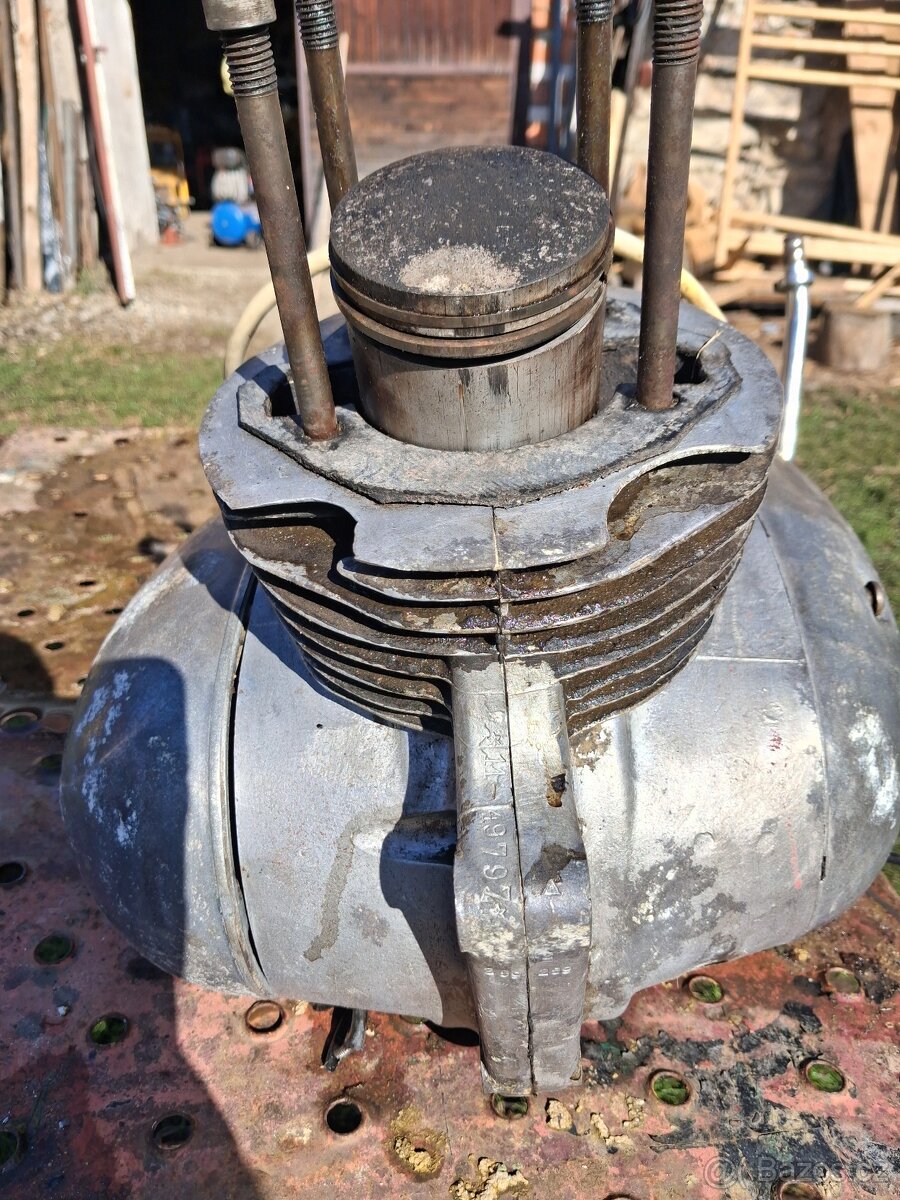 Motor JAWA 250 pérák - 2