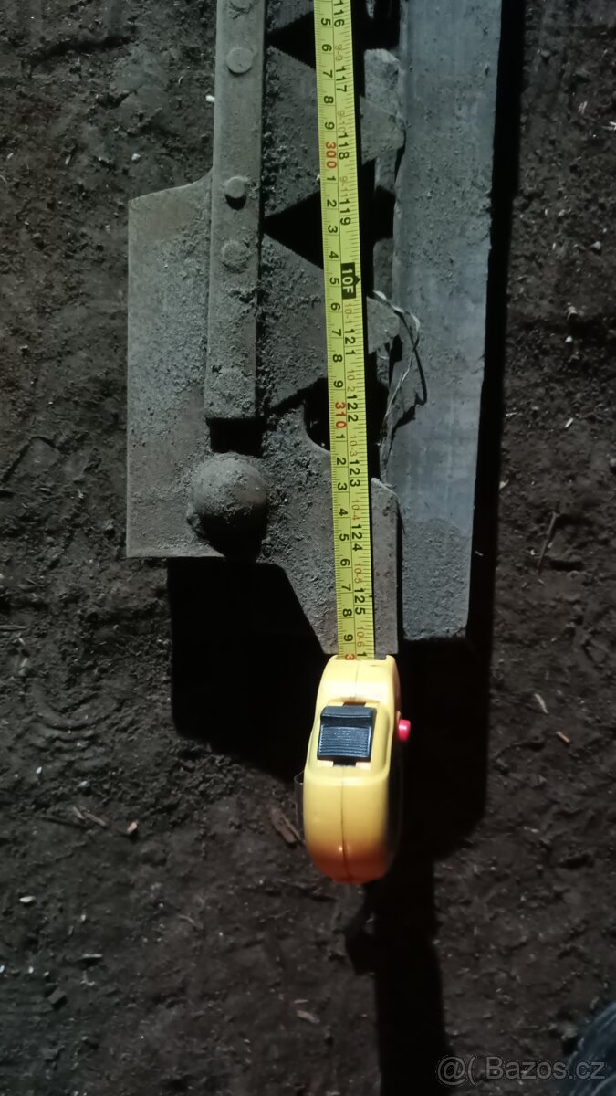 Prodám lištu do sekačky nebo kombajnu - 2