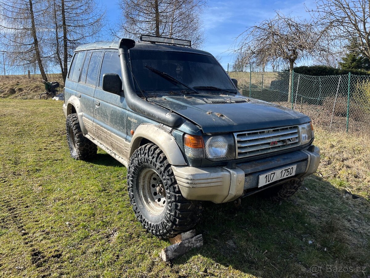 mitsubishi pajero 2.5td - 2