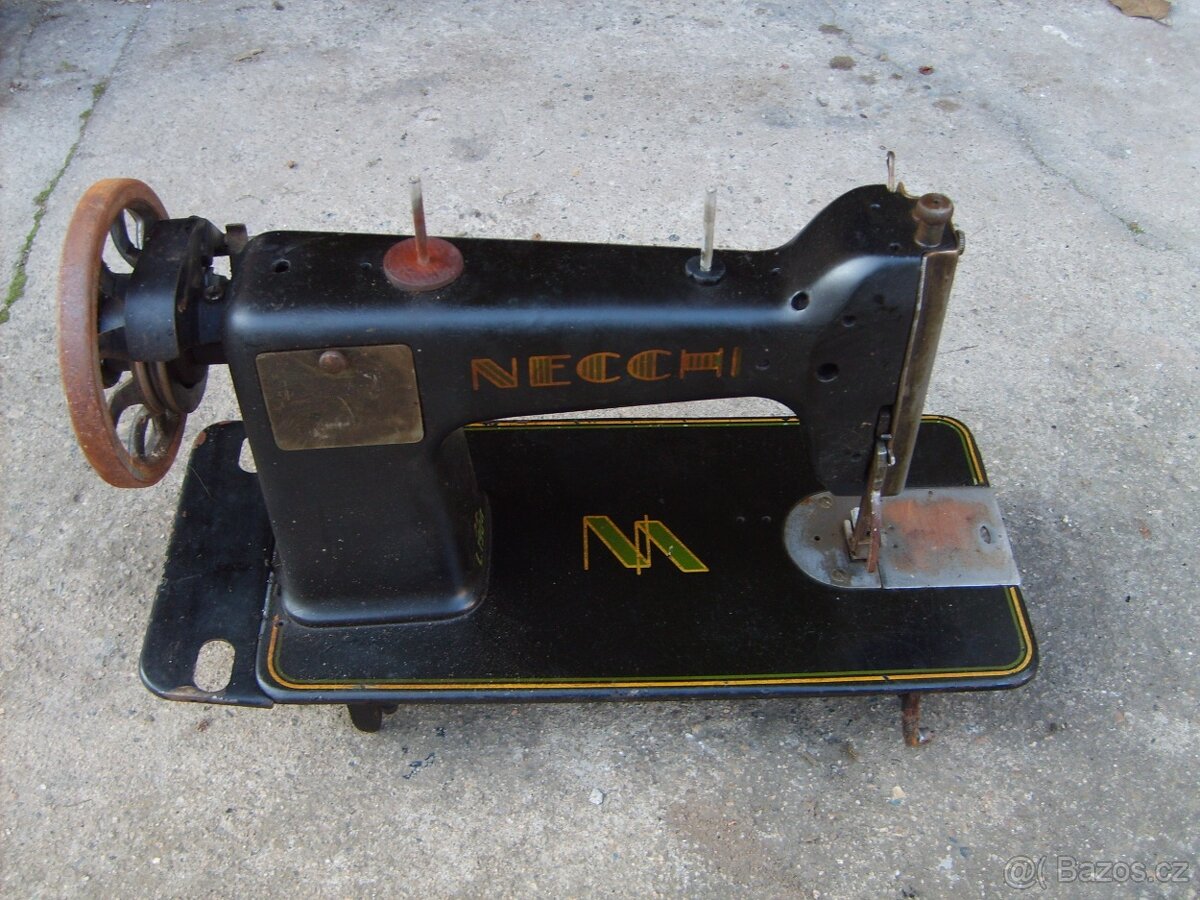 Šicí stroj Necchi - 2