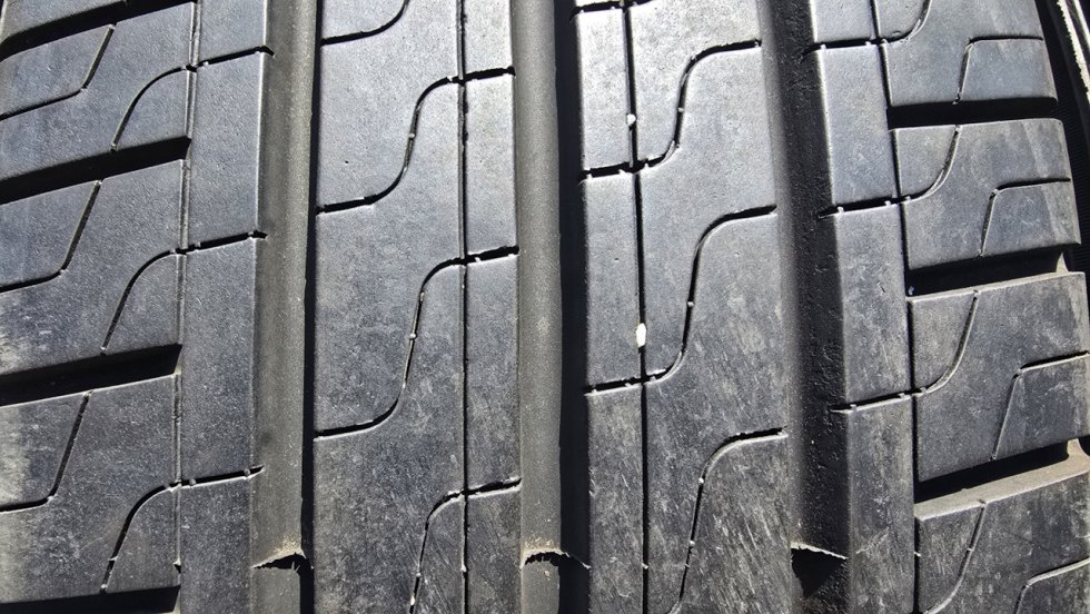 Letní pneu 235/65/16c Pirelli - 2